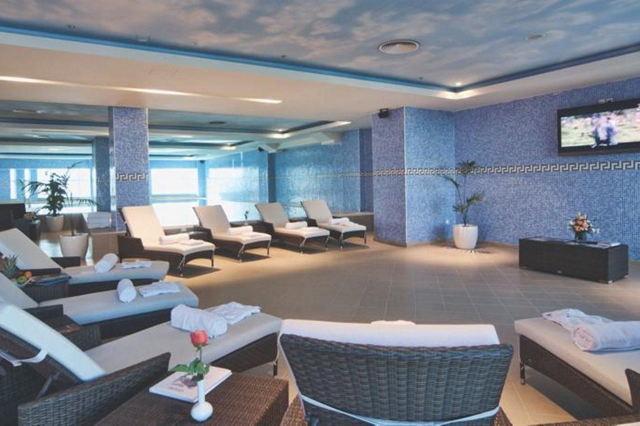 Wiseman Grand Hotel Doha Bagian luar foto The spa at the Grand Hotel