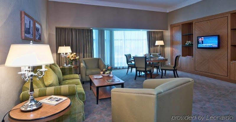 Wiseman Grand Hotel Doha Bagian luar foto Suite